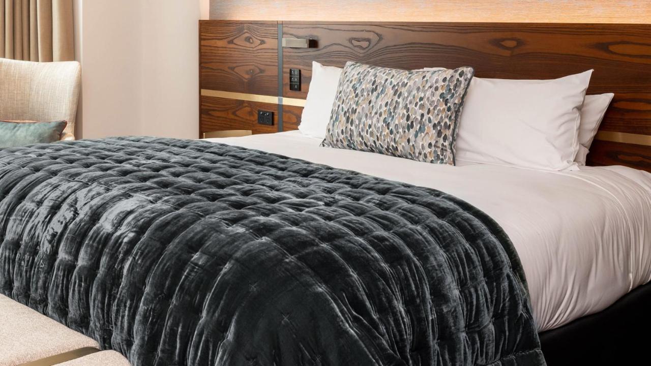 Horizon By Skycity Auckland Zewnętrze zdjęcie A bed with a throw