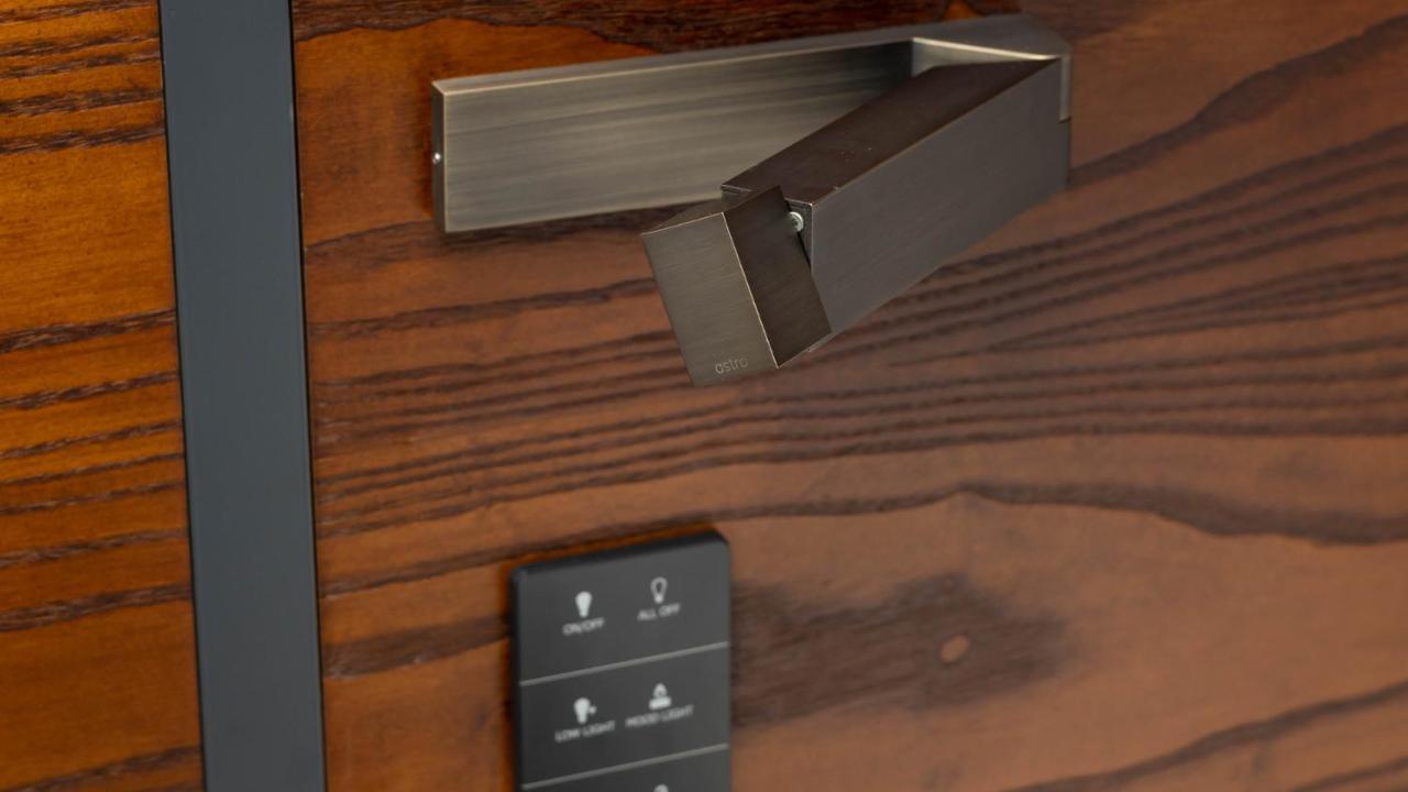 Horizon By Skycity Auckland Zewnętrze zdjęcie A smart lock