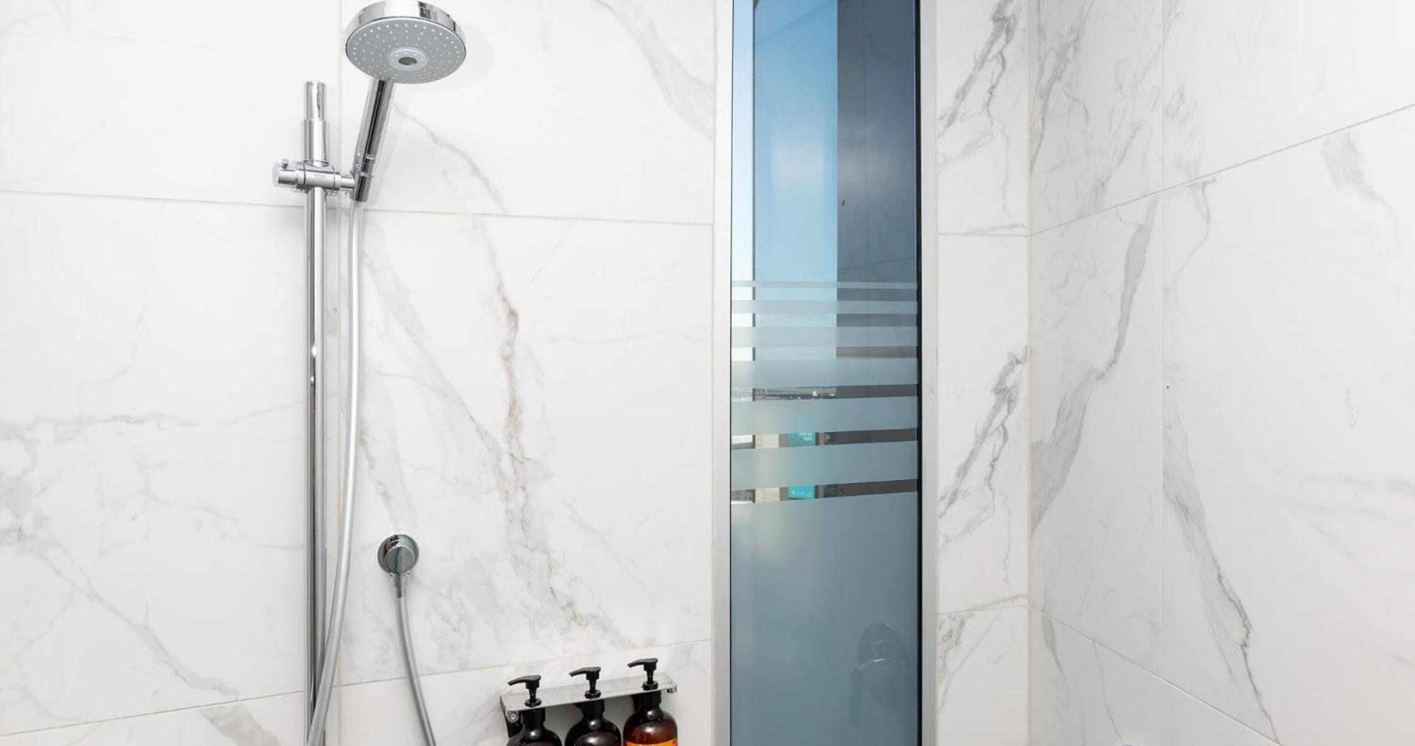 Horizon By Skycity Auckland Zewnętrze zdjęcie A shower